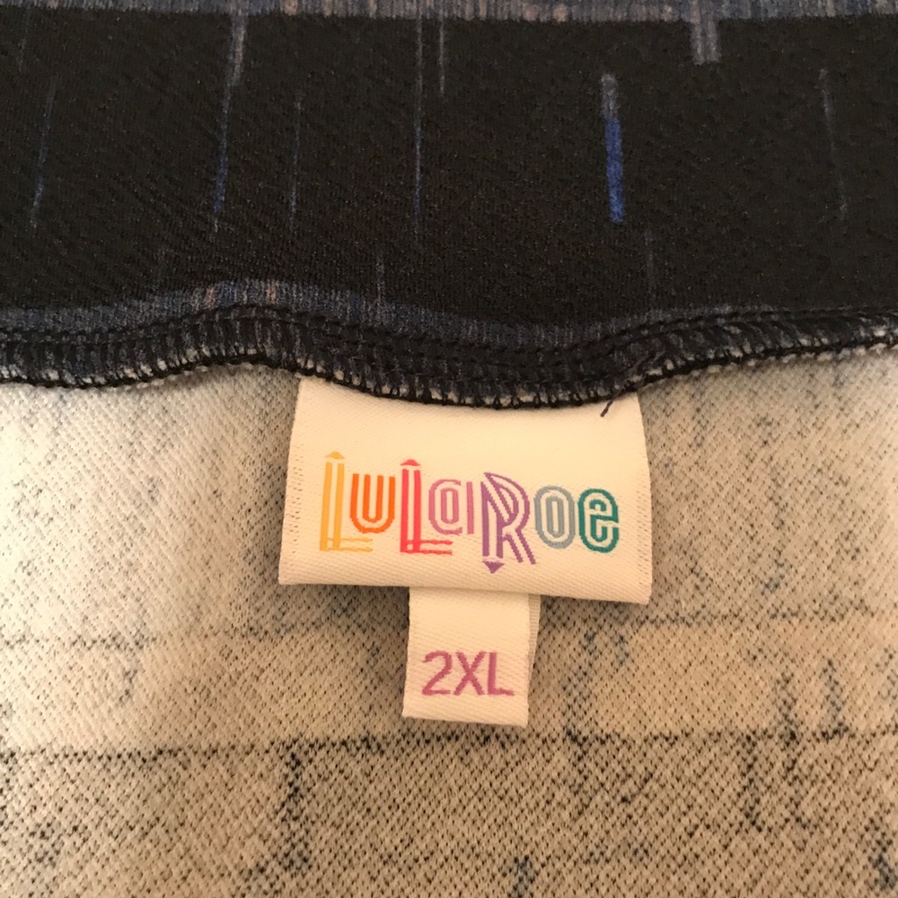 LuLaRoe Plus Size Cassie Pencil Skirt Size XXL - Picture 2 of 6